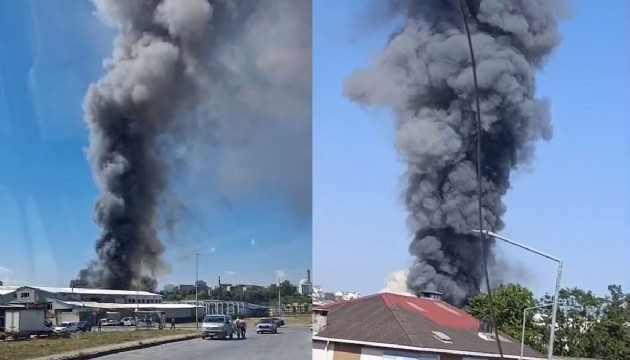 Arnavutköy'de fabrika yangını
